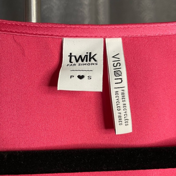 SOLD Twik Pink Crop Top - Tie Up Crop Top - Barbiecore - Feathers - Picture 4 of 4